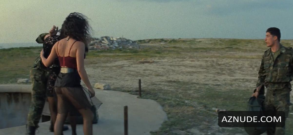 Elisa Tovati in Huevos De Oro, photo 3