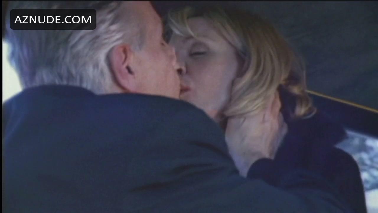 Barbara Alyn Woods in The Wild Card, photo 9