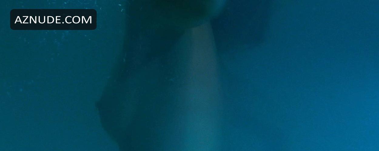 Sarah Roemer in Asylum, photo 3