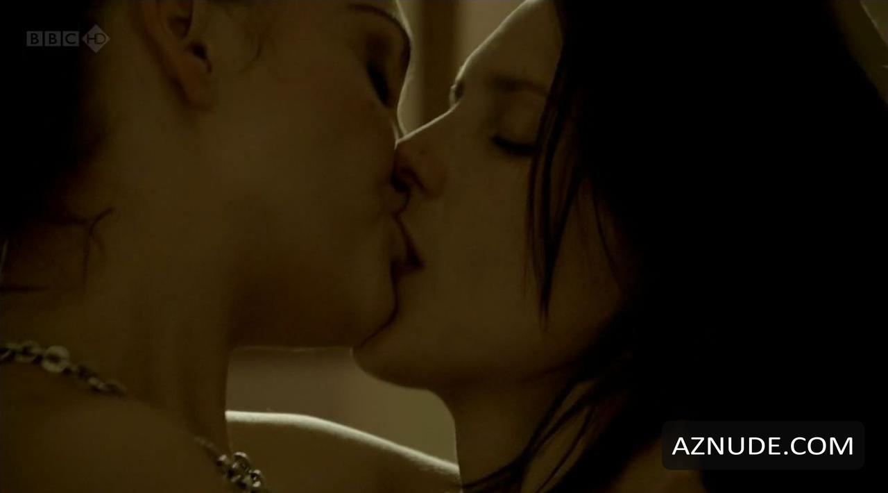 Heather Peace in Lip Service, photo 39
