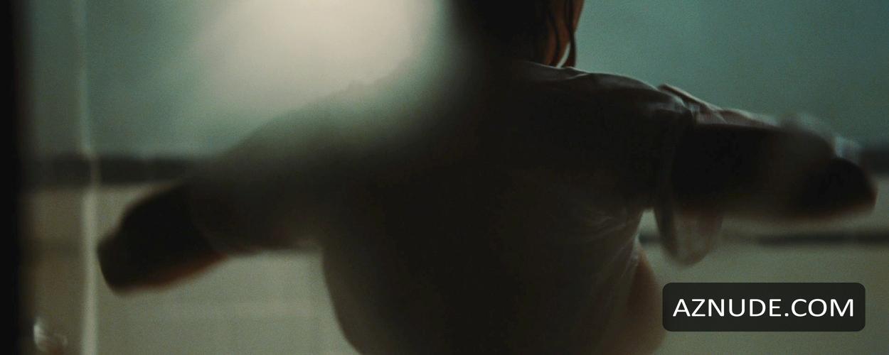 Hilary Swank in The Resident, photo 4