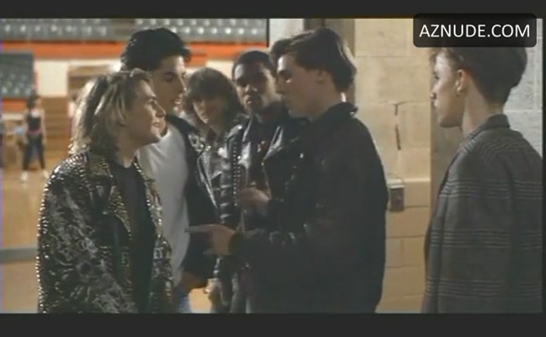 Meredith Salenger in Dream A Little Dream, photo 1