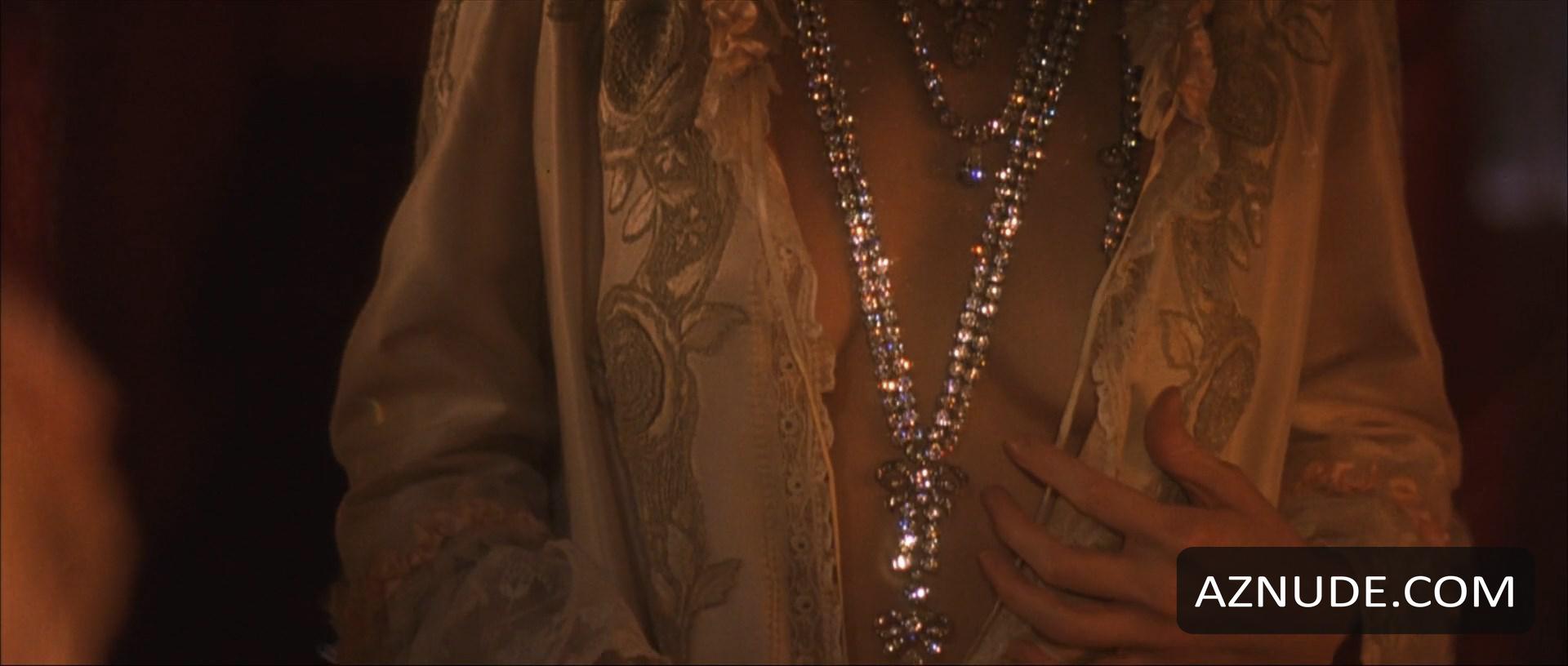 Hilary Swank in The Affair Of The Necklace, photo 39