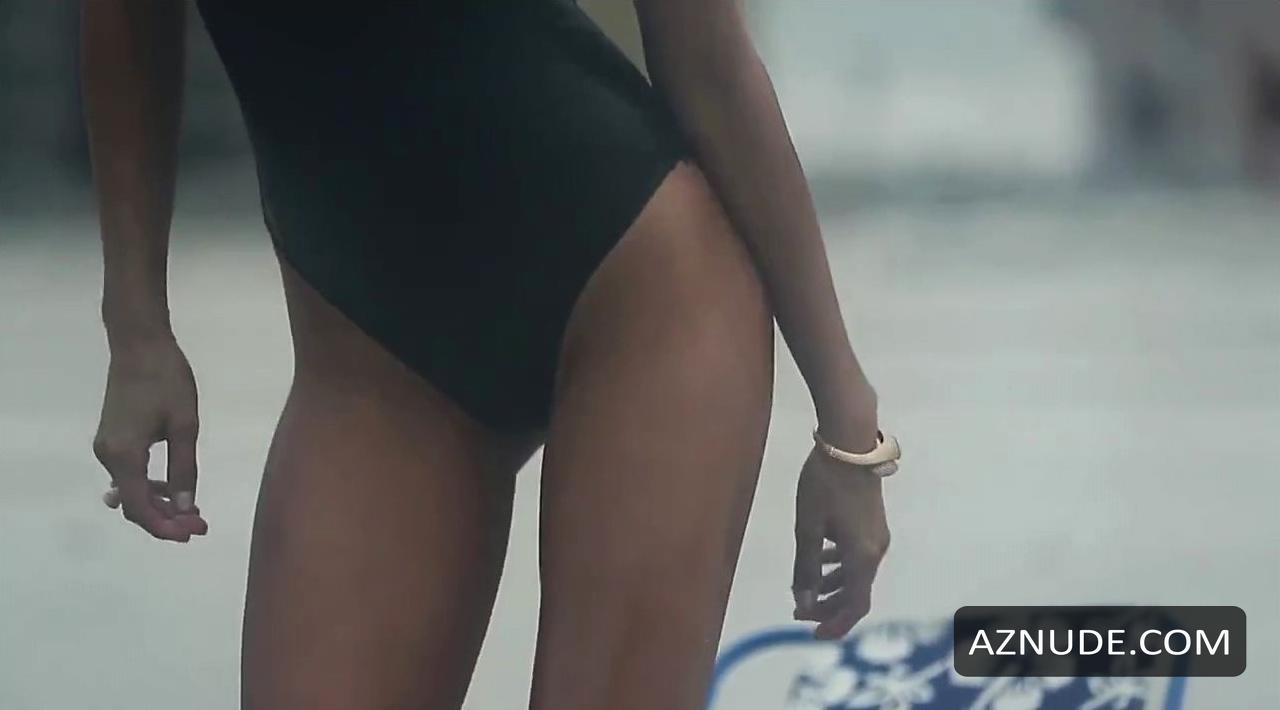 Irina Shayk in Love Advent Calendar Shoot, photo 7