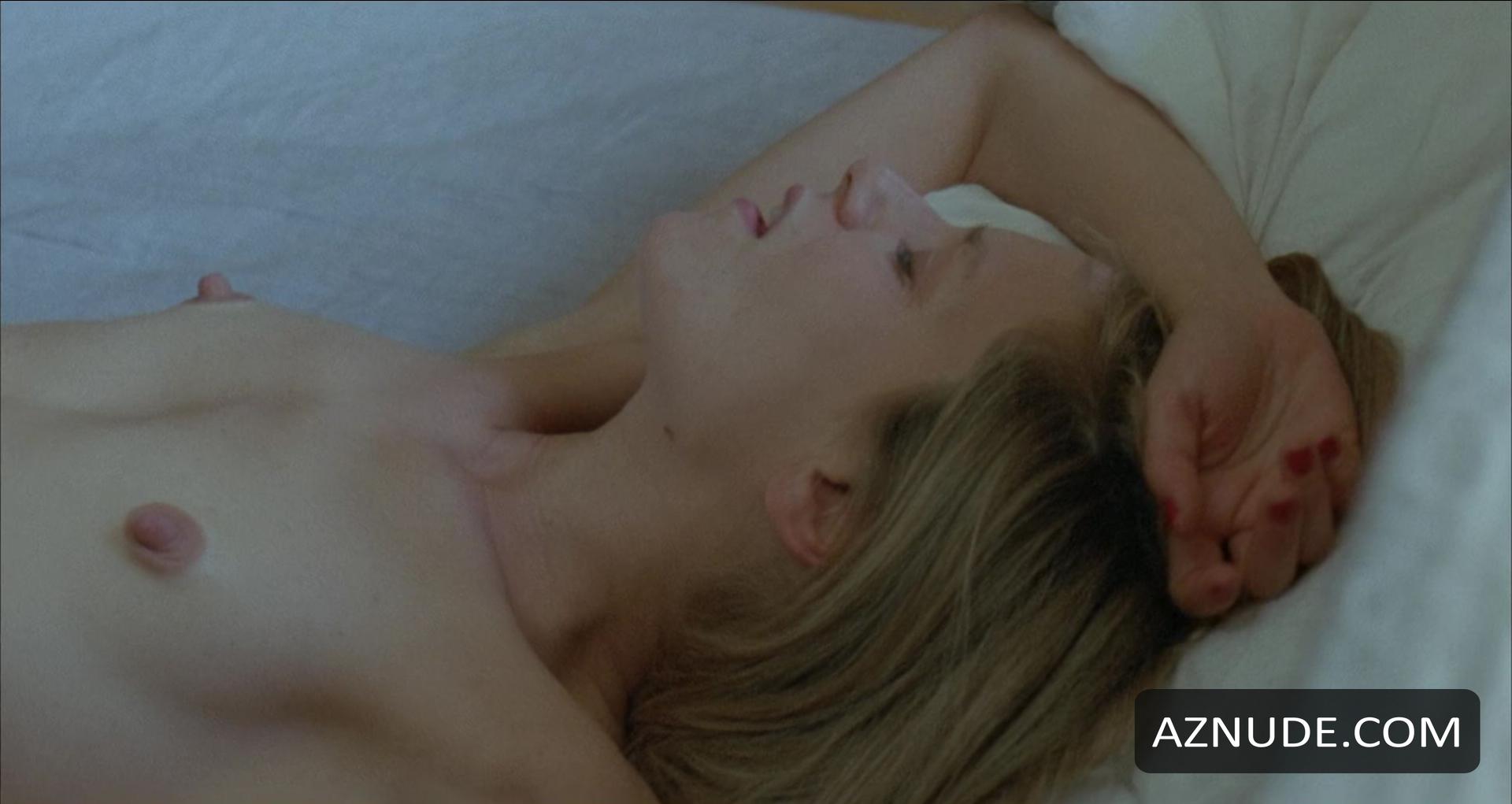 Marina Fois in Happy Few, photo 35