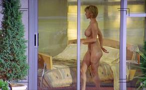 Bobbie Phillips in The Hustle, photo 25