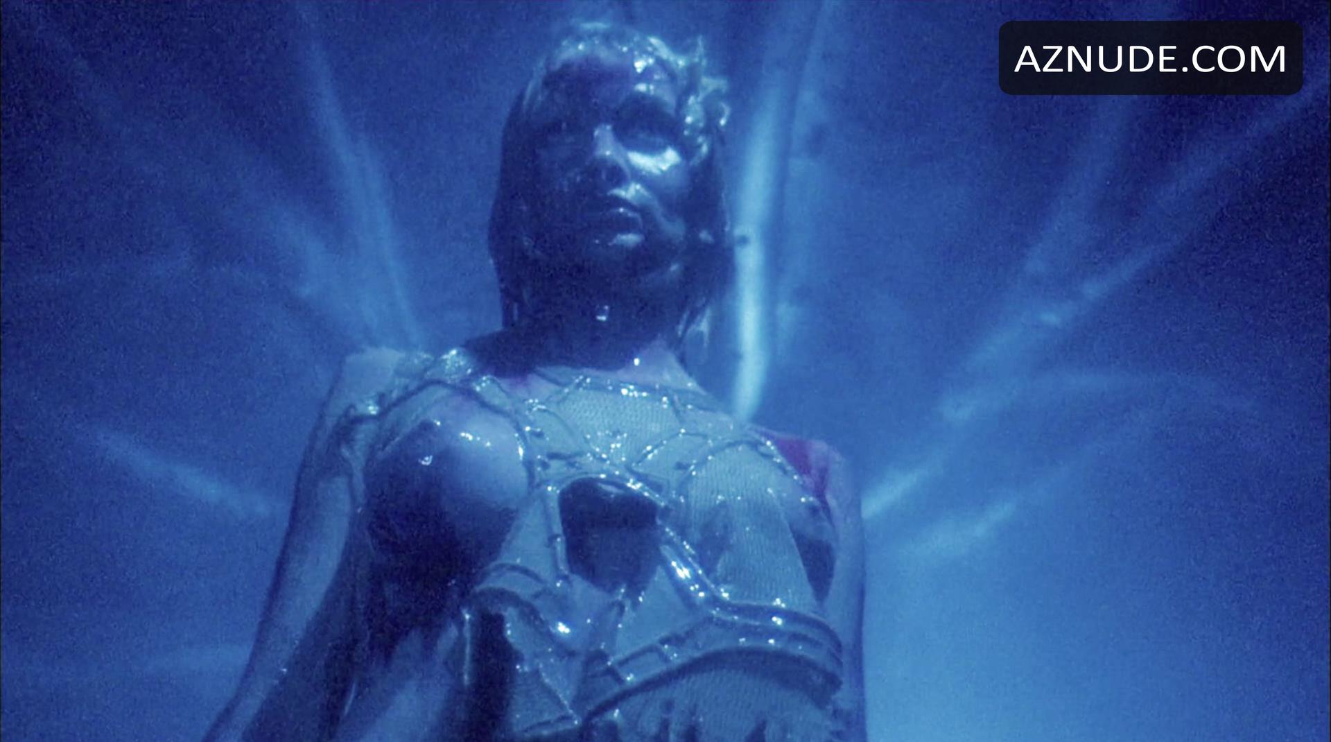 Taaffe O'Connell in Galaxy of Terror, photo 38