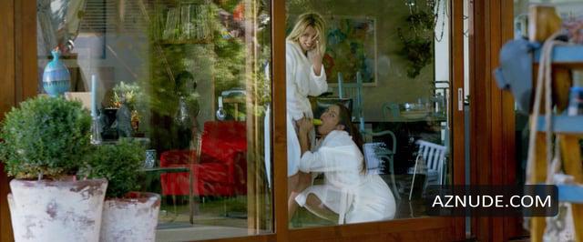 Lorenza Izzo in Knock Knock, photo 6
