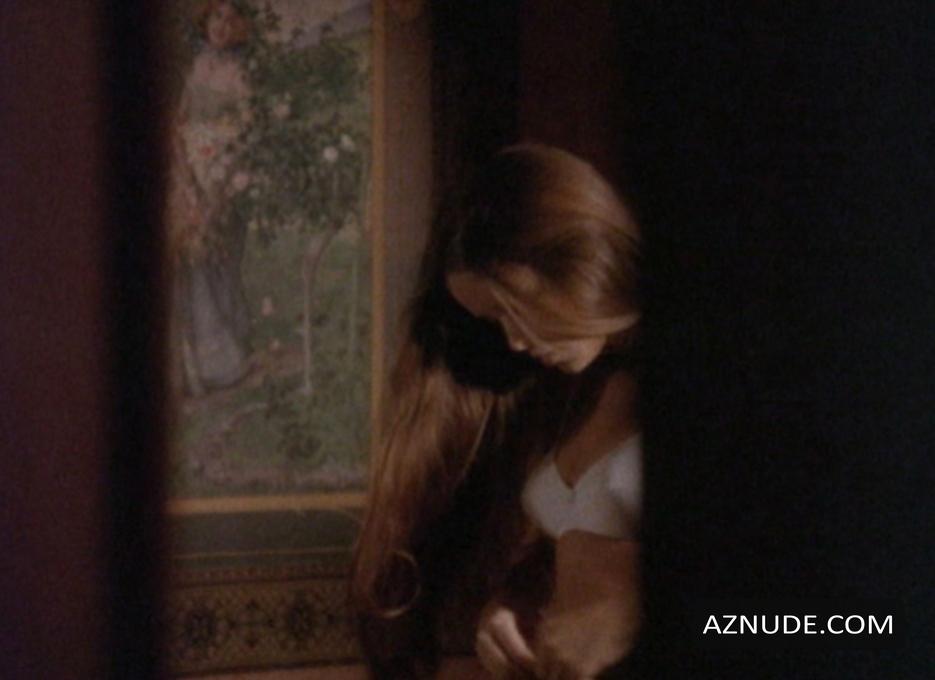 Barbara Bach in Black Belly Of The Tarantula, photo 2