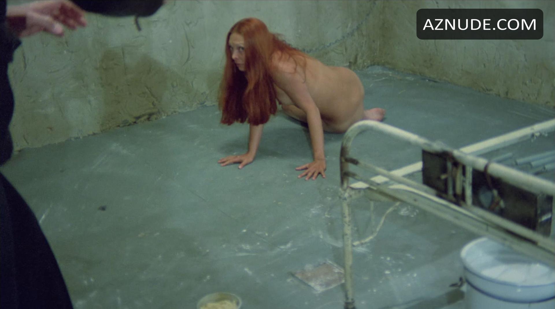 Beni Cardoso in Barbed Wire Dolls, photo 36