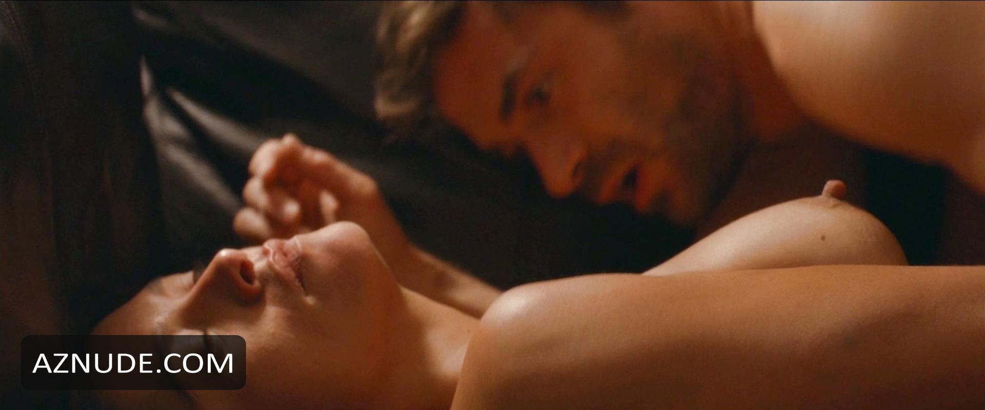Emma De Caunes in Sand Castles, photo 7