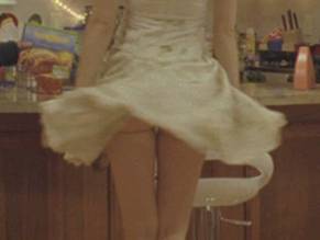 Krysten Ritter in How To Make Love To A Woman, photo 12