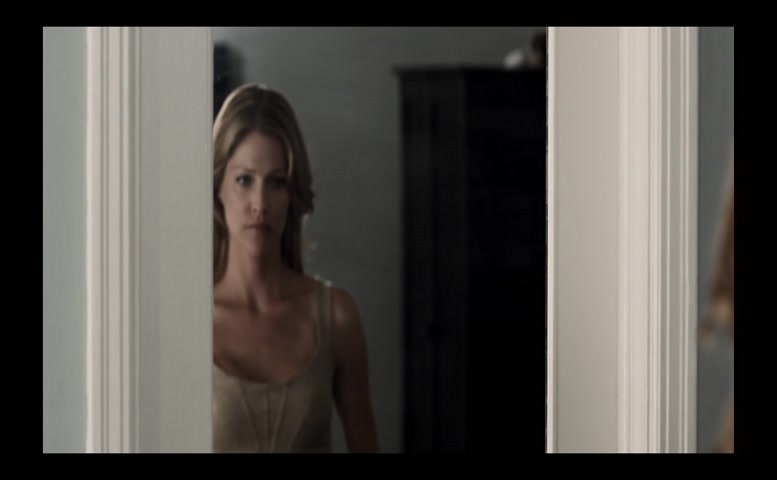 Tricia Helfer in Open House, photo 33