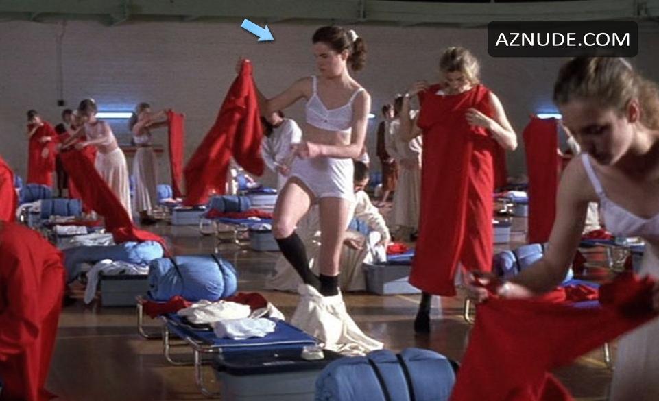 Elizabeth Mcgovern in The Handmaid's Tale, photo 1