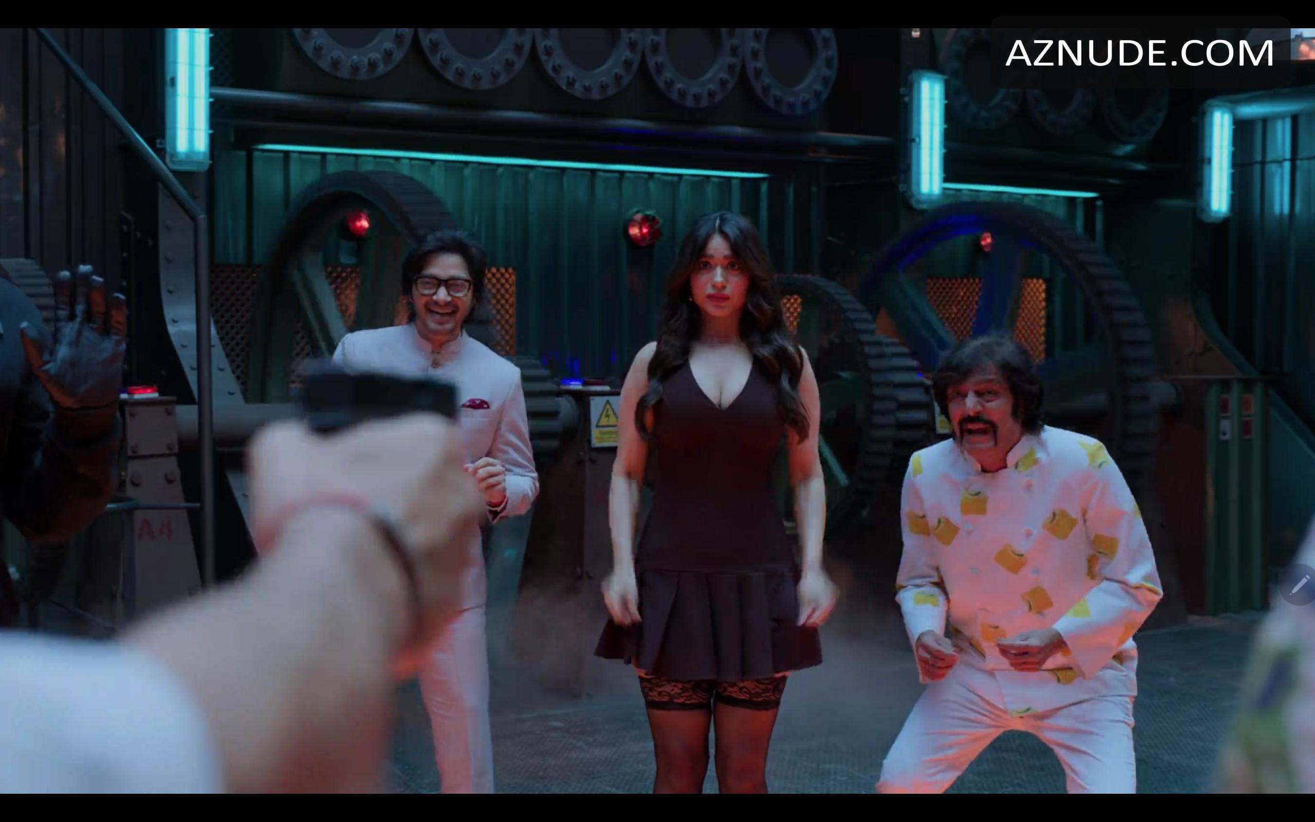 Soundarya Sharma in Housefull 4, photo 65