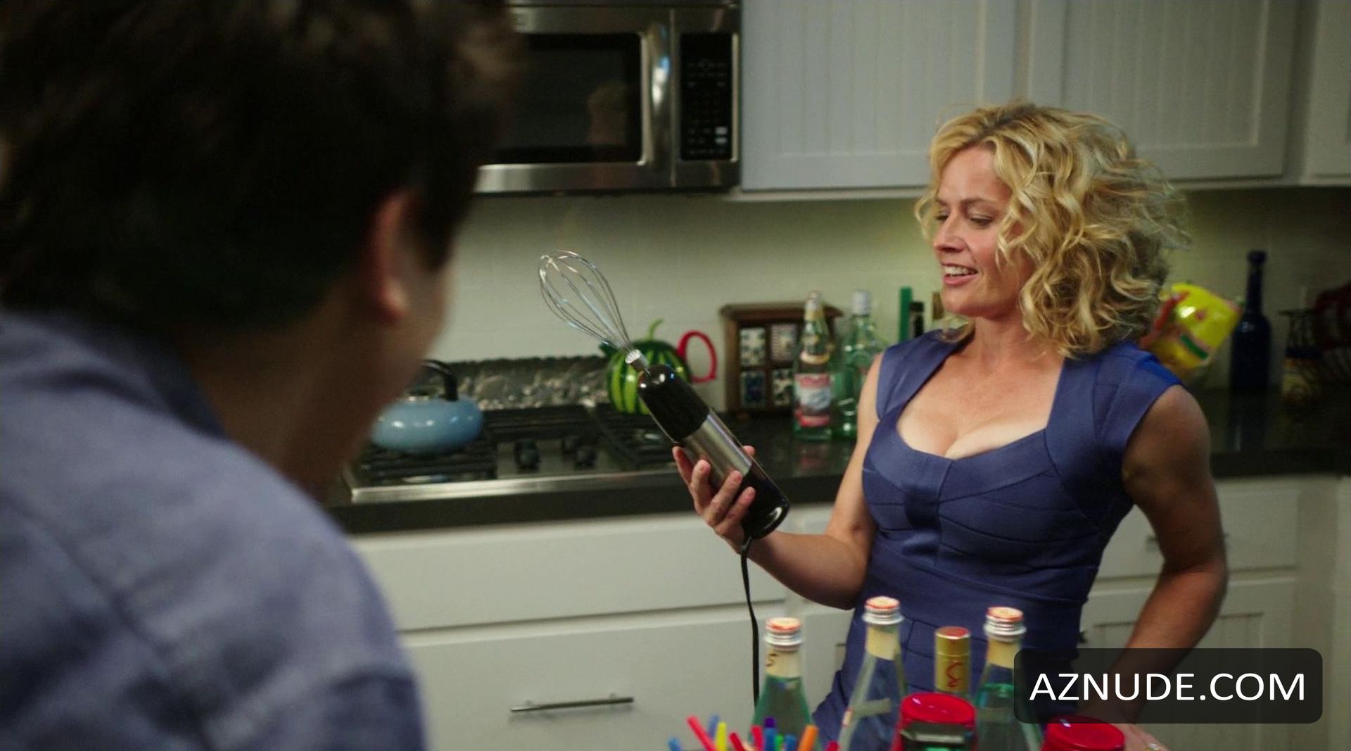Elisabeth Shue in Behaving Badly, photo 10