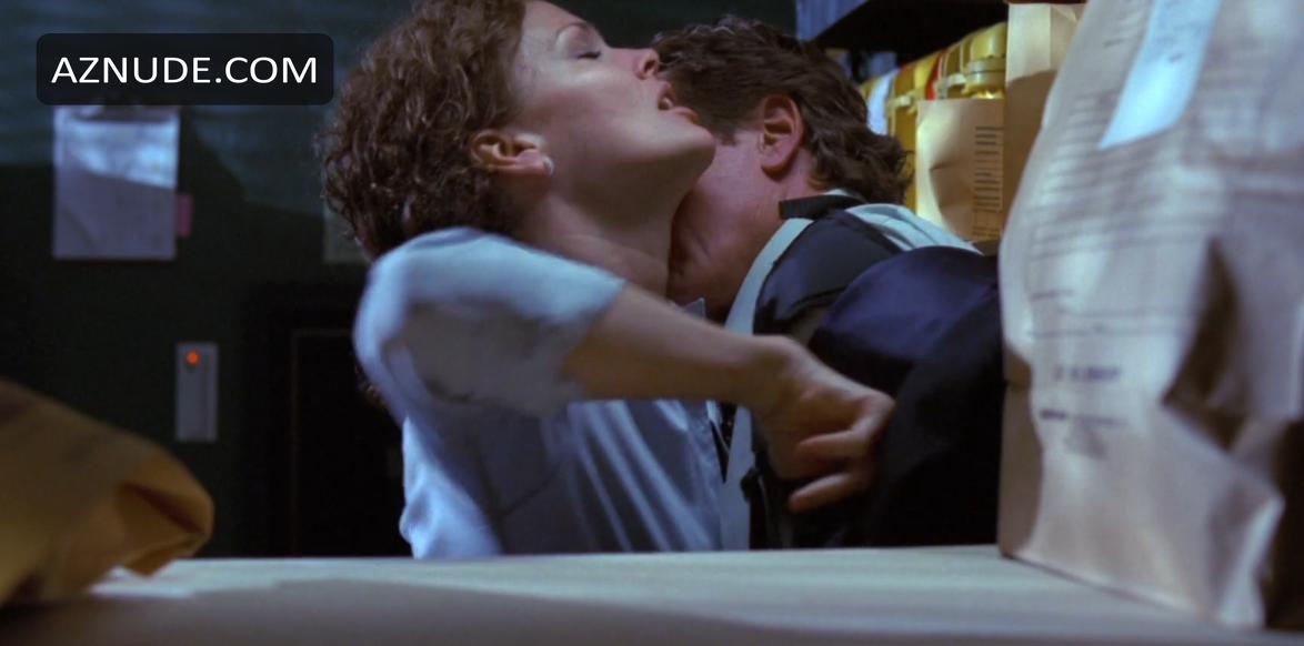 Dina Meyer in Wild Things: Diamonds In The Rough, photo 5