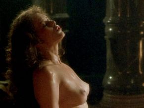 Sylvia Kristel in Mata Hari, photo 22