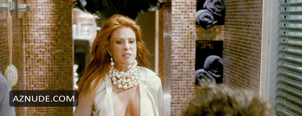 Angie Everhart in Take Me Home Tonight, photo 8