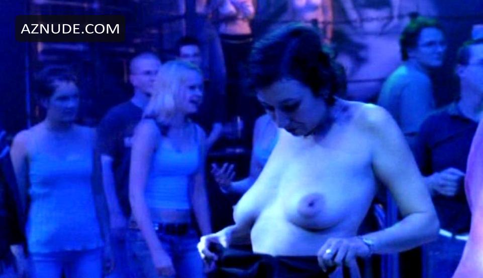 Ursula Strauss in Falling, photo 5