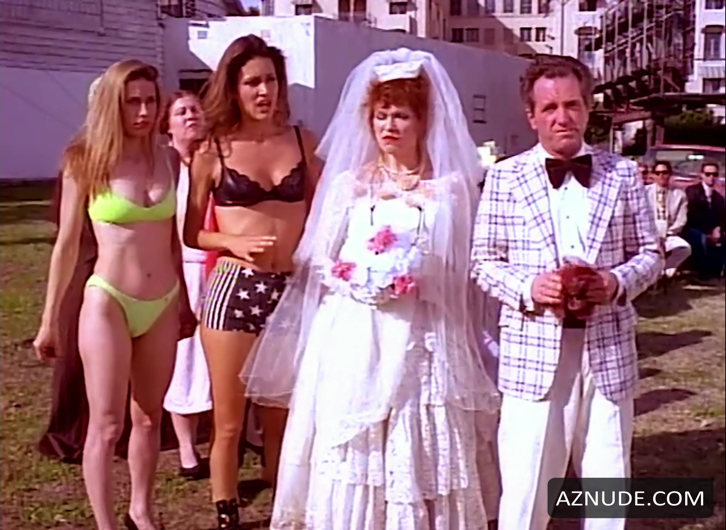 Elizabeth Kaitan in Vice Academy 4, photo 12