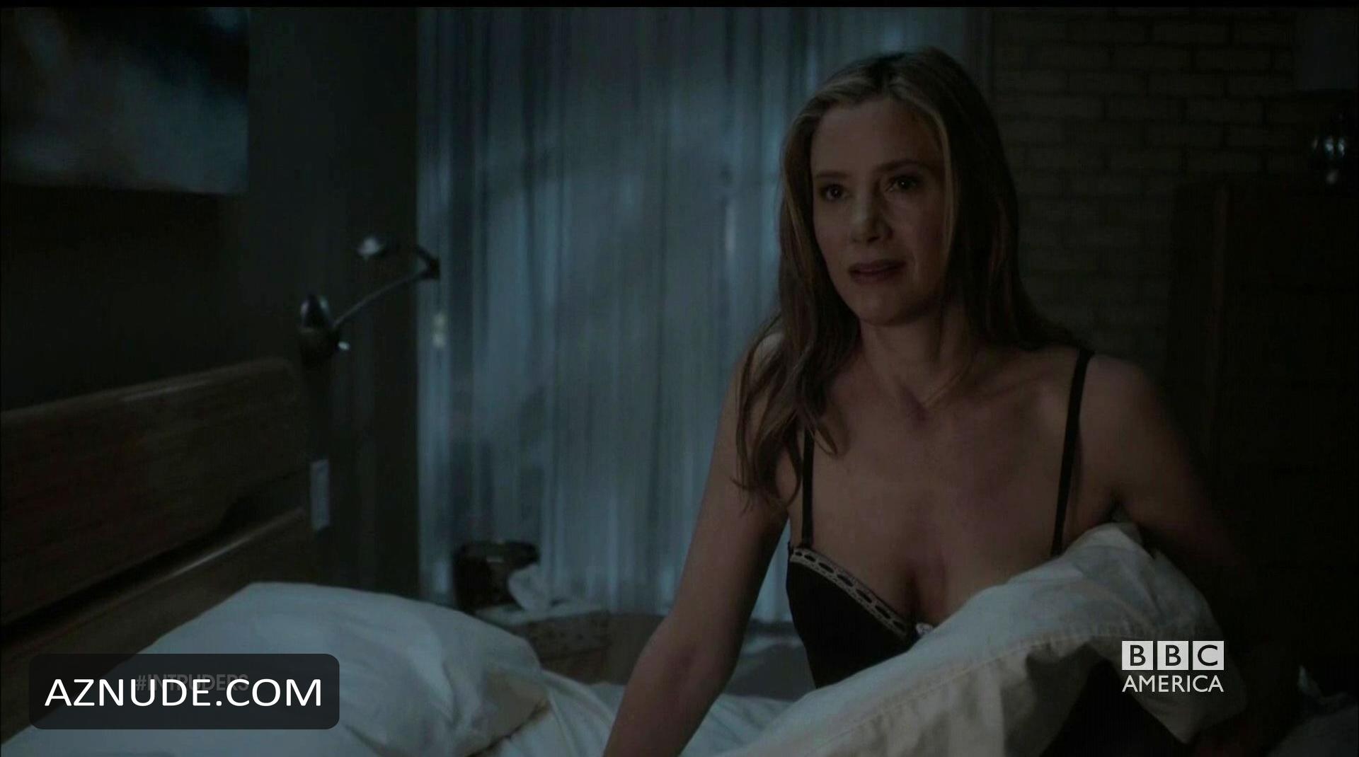 Mira Sorvino in Intruders, photo 2
