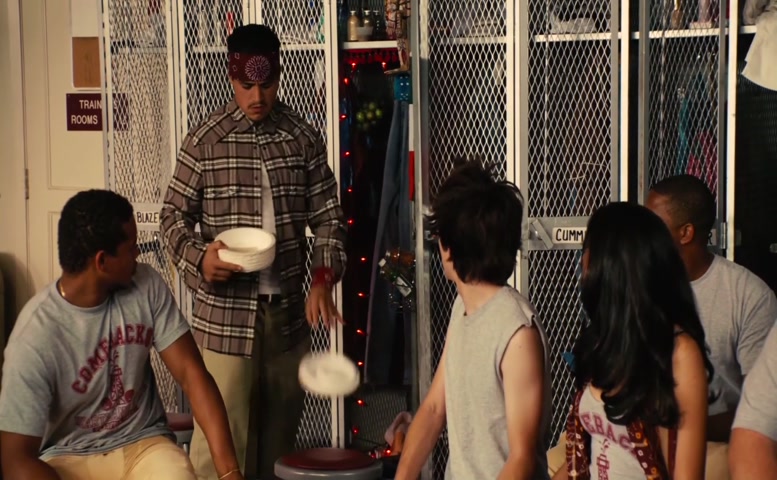 Noureen DeWulf in The Comebacks, photo 5