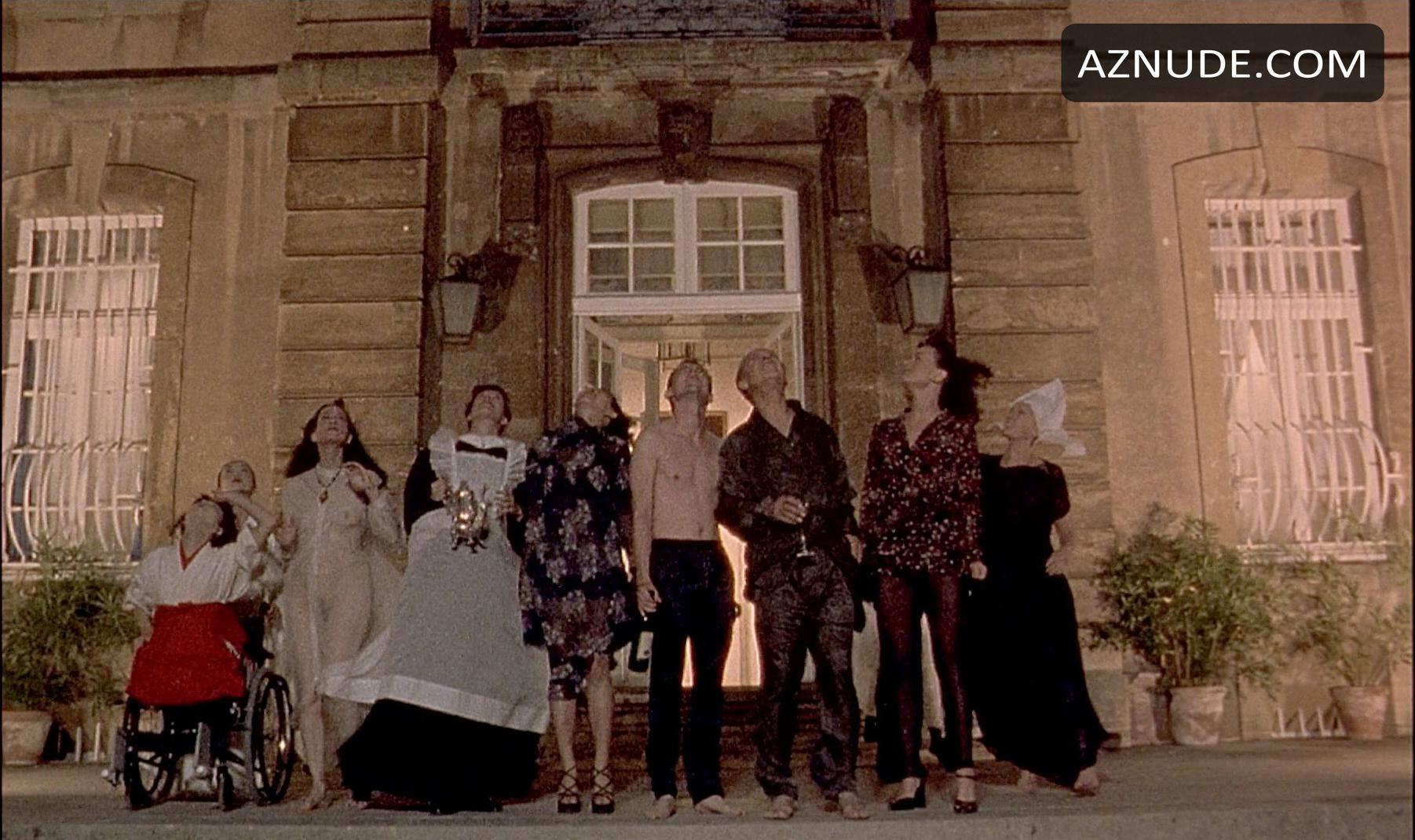 Amanda Plummer in 81/2 Women, photo 17