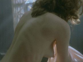 Julianne Moore in The End of the Affair, photo 17
