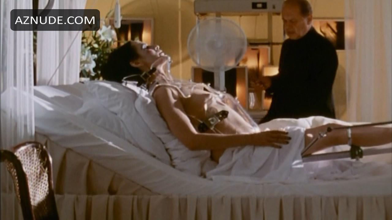 Polly Walker in 81/2 Women, photo 54