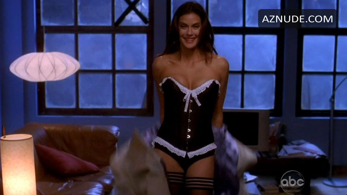 Teri Hatcher in Desperate Housewives, photo 1