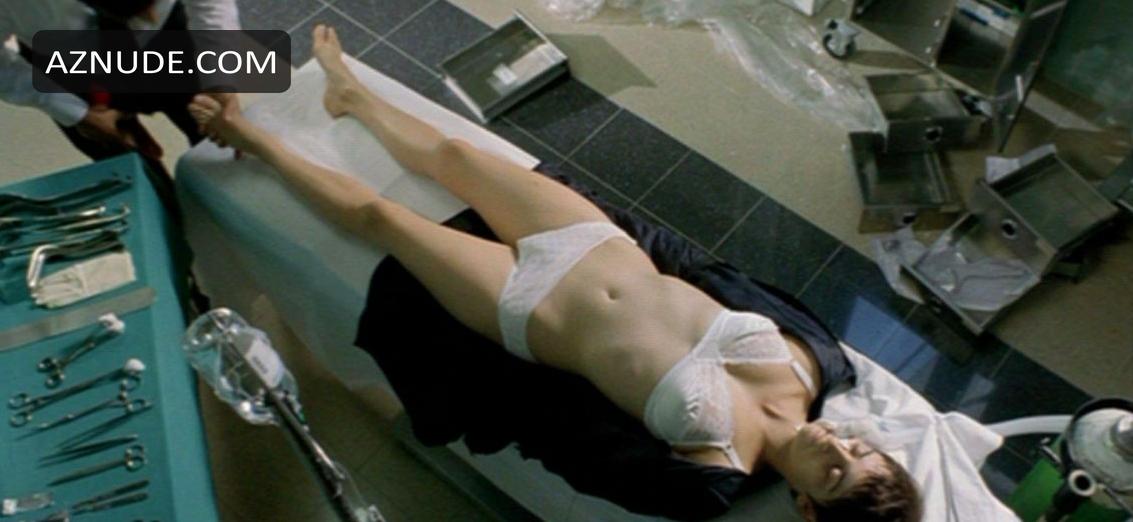 Penelope Cruz in Don't Move, photo 3