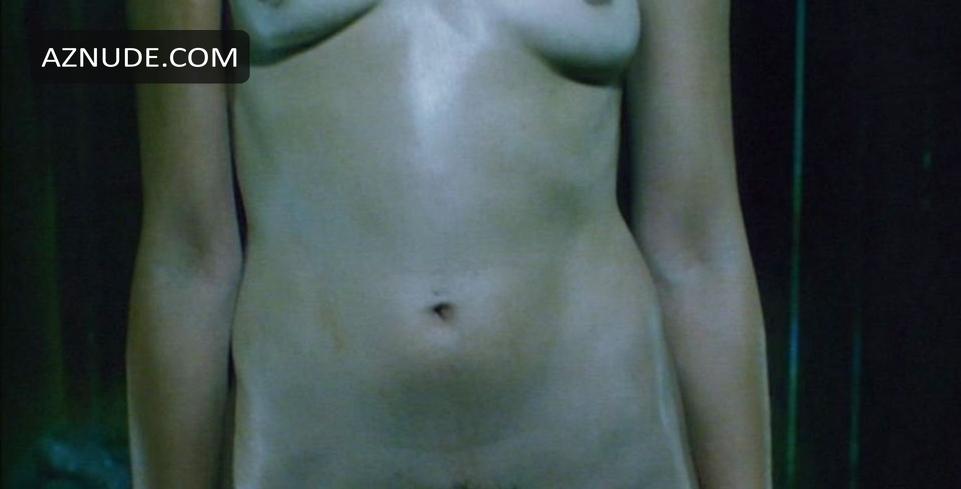 Kari Wuhrer in King of the Ants, photo 7