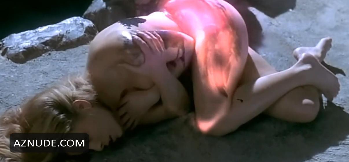 Melinda Clarke in The Killer Tongue, photo 8