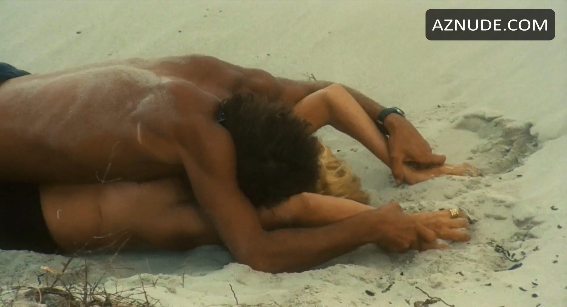Mariangela Melato in Swept Away, photo 42
