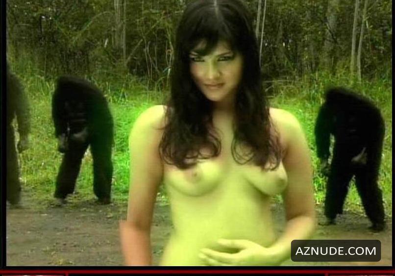 Sunny Leone in Alabama Jones and the Busty Crusade, photo 1