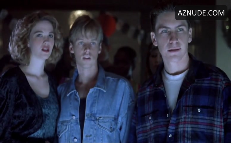 Zoe Trilling in Night Of The Demons 2, photo 1