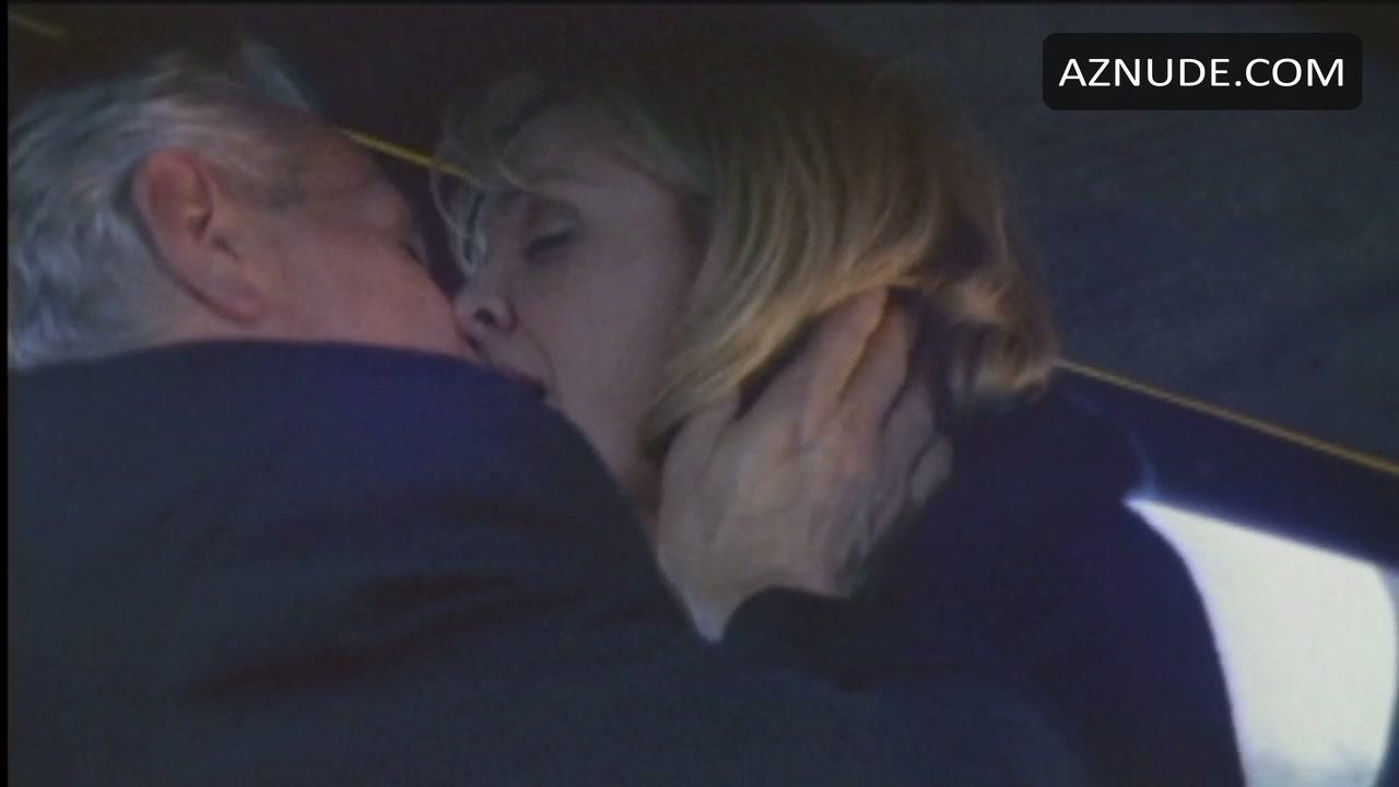 Barbara Alyn Woods in The Wild Card, photo 8