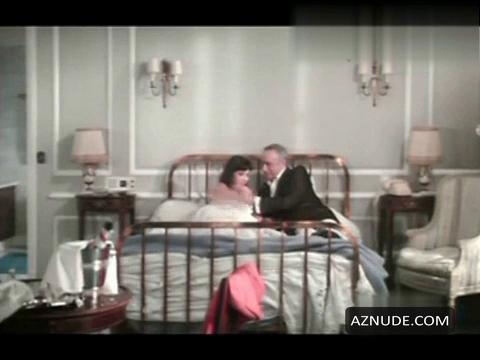 Mathilda May in Trois places pour le 26, photo 32