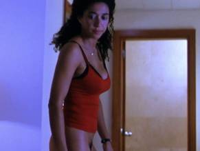 Vicenta N'dongo in Los Lobos De Washington, photo 20
