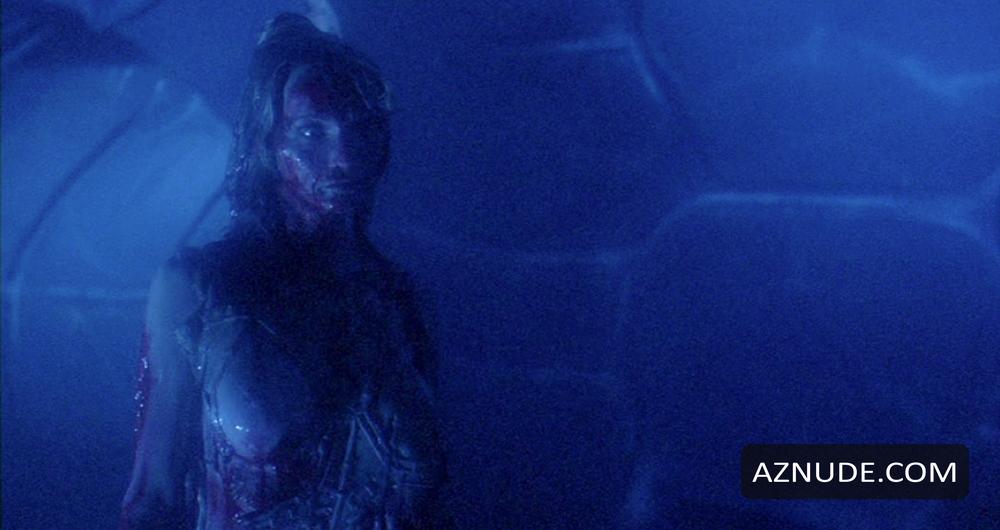 Taaffe O'Connell in Galaxy of Terror, photo 8