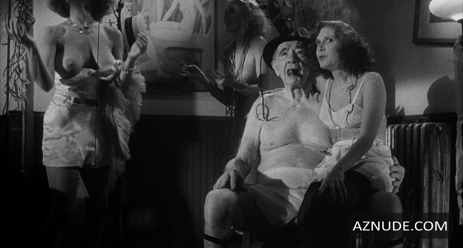 Tracy Hutchinson in Amazon Women On The Moon, photo 15