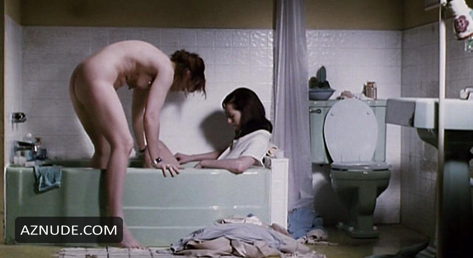Amy Madigan in Female Perversions, photo 3