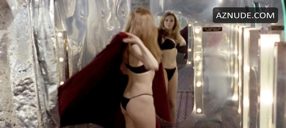Nieves Navarro in Death Walks On High Heels, photo 7