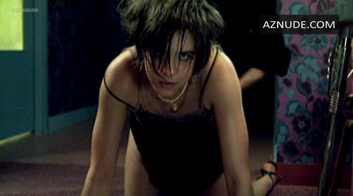 Natali Broods in S, photo 9
