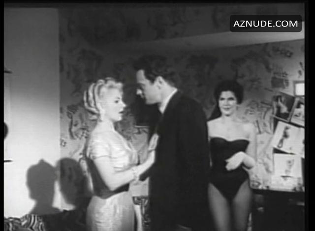 Marilyn Hanold in The Brain That Wouldn't Die, photo 1