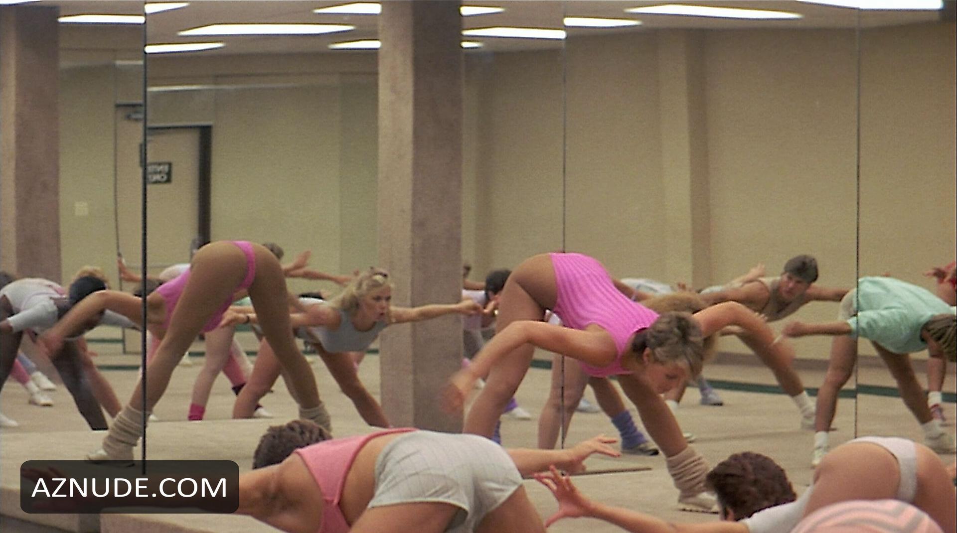 Jamie Lee Curtis in Perfect, photo 1