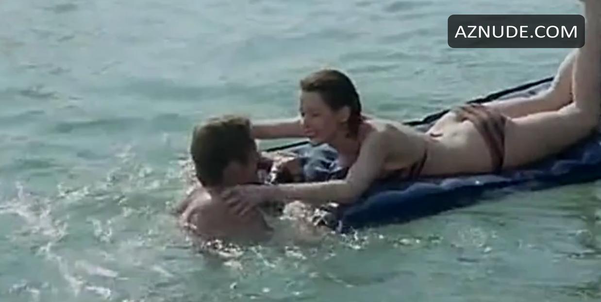 Sylvia Kristel in Julia, photo 13