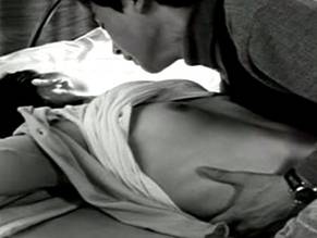 Eun-joo Lee in Virgin Stripped Bare by Her Bachelors, photo 18