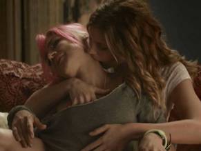 Diora Baird in Concrete Blondes, photo 17